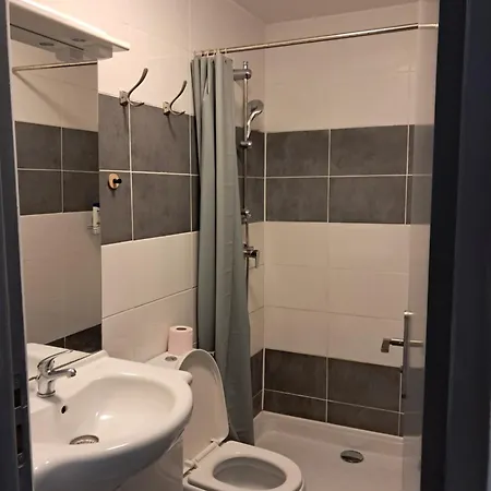 Charmante Maison à 15 Minutes De La Place Comédie Villa *