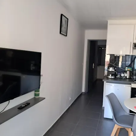 Charmante Maison à 15 Minutes De La Place Comédie Villa